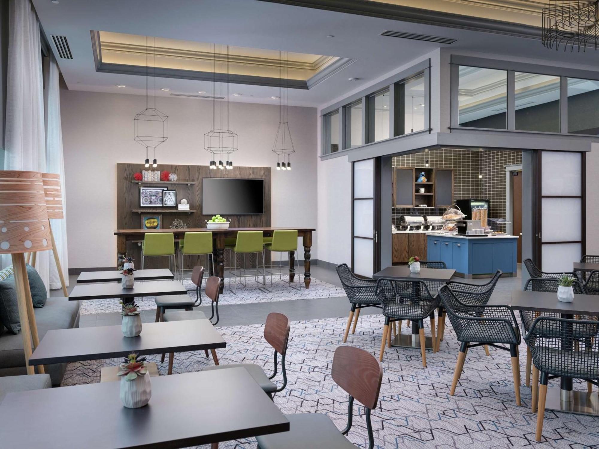 Hampton Inn & Suites Atlanta Decatur/Emory Экстерьер фото